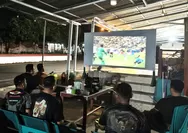 Nobar gembira piala dunia 2026, TNI dan Masyarakat di melonguane pererat kebersamaan