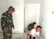 Babinsa Koramil-08/Melonguane Bersama Tukang Melaksanakan Pembangunan KDKMP Di Melonguane