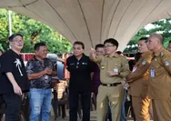 Selesai Ngantor, Wali Kota Manado Andrei Angouw Naik Trans Manado Tinjau Fasilitas Publik dan Kebersihan Kota