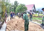 Babinsa Koramil 03/Beo perkokoh kemanunggalan TNI - Rakyat melalui kegiatan Karya Bhakti