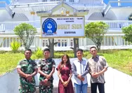 Tingkatkan Ketaqwaan Kepada Tuhan Yang Maha Esa, Anggota Satgas Karya Bakti Ikut Ibadah Hari Minggu