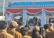 SELAMAT BEKERJA! Wali Kota Bitung Hengky Honandar Serahkan SK PALA ke 8 Camat untuk 69 Kelurahan