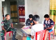 Babinsa Koramil 08/ Melonguane Melaksanakan Keguatan Komsos Dengan Warga Dan Pantau Wilayah Binaan
