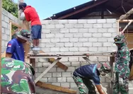 Babinsa Koramil-04/Rainis Bersama Warga dan Anggota Karbak Bantu Pembangunan RTLH di Desa Nunu