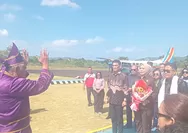 Disambut Adat Ratum Banua, Bupati Welly Titah Sambut Kajari Baru Andi Fitriana: Sinergi Hukum dan Kearifan Lokal untuk Talaud Maju