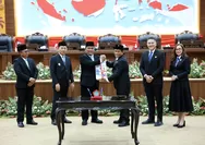Sepakati KUA-PPAS 2027 Bersama DPRD, Gubernur Yulius Selvanus Tekankan Akselerasi RPJMD dan Efisiensi Anggaran