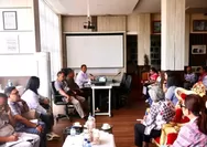 Sinergi Eksekutif-Legislatif untuk Percepatan Pembangunan: Sekda Talaud Dr. Yohanis Kamagi Pimpin Rakor Tindak Lanjut Kesepakatan TAPD-Banggar DPRD