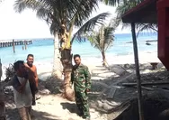 Babinsa Koramil Melonguane Serda Jenri Thomas MeLaksanakan Komsos Bersama Masyarakat