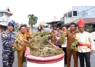 Gotong Royong Panen Kacang Tanah: Pemkab Talaud dan Masyarakat Adat Kampung Melonguane Perkuat Ketahanan Pangan Lokal
