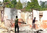 Satgas TMMD ke-130 Kodim 1312/Talaud Laksanakan Pembongkaran RTLH di Kelurahan Lirung Satu