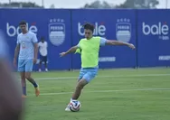 Dion Markx Ungkap Menu Latihan Ekstrim Persib Demi Sapu Bersih 9 Laga Sisa