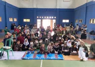 Sinergi KKN Kelompok 8 IAI Al-Azhary Cianjur, bersama Alam Sunda Salurkan Bantuan Bagi Anak Yatim di Desa Murnisari