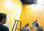 Nekat Jebol Genteng Rumah Warga, Pencuri di Karawang Babak Belur Diamuk Massa