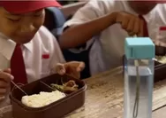 Cerita Guru SD di Wilayah Terpencil Sulteng, Rela Memasak untuk Siswa karena Belum Dapat MBG