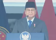 Prabowo Lantik Ribuan Pamong Praja Muda IPDN dan Beri Penghargaan kepada 10 Lulusan Terbaik