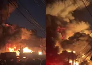 Heboh! Pabrik Bingkai di Pondok Kelapa Terbakar, 25 Mobil Damkar Dikerahkan