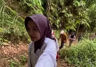 Viral! Guru di Pelosok Sulteng Rela Masak untuk Murid, Anak-anak Terus Bertanya Kapan Dapat MBG