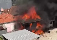 Api Melalap Bangunan di Menteng, Polisi Dalami Penyebab Bentrokan yang Berujung Kebakaran