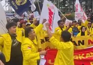 8 Tuntutan BEM UI dalam Demo di Bundaran HI: Desak Hentikan KKN hingga Tolak Intervensi TNI-Polri