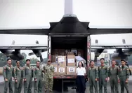 Dari Pesawat TNI AU, Bantuan Rp120 Juta Dikirim untuk Penyintas Bencana NTT
