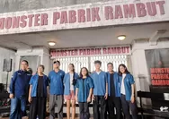 Sal Priadi Merekam Derap Kaki Para Pemain 'Monster Pabrik Rambut' untuk Feel Industrial di Lagu Temanya 
