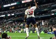 Ini Alasan Ilmiah Mengapa Pemain Sepak Bola Modern Suka Menggunting Bagian Betis Kaos Kaki Mereka