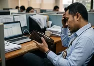 Hindari "Gaji Lewat" Dengan Membangun Financial Buffer Seperti Berikut Ini!