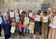 Mahasiswa PPG Prajabatan UNTIRTA Kenalkan Literasi SAINS Lewat Kegiatan Eco Print ke Anak-anak Komunitas Kurmacil, Serang