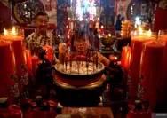 Sejarah dan Tradisi Imlek di Indonesia, Dilarang Orde Baru, Dihidupkan Gus Dur 