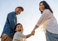 Anak yang Tumbuh dengan Orang Tua Bahagia Belum Tentu Bahagia Juga—Ini Faktanya