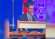 Anak Sopir Truk Ini Lulus dari ITB dengan IPK 3,98, Lalu Terbang ke Korea Selatan