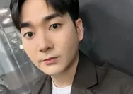 Aron Eks NU'EST Ungkap Aktivitasnya Saat Ini Sebagai Pekerja Kantoran