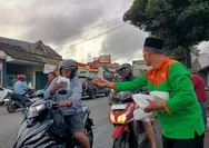 Tebar Kebahagiaan Ramadhan, Abdul Wachid Gerindra Bagikan Ratusan Takjil di Jepara