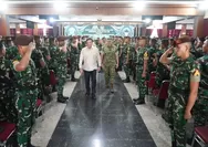 Pesan Menko Polkam untuk Taruna Akmil: Jaga Kekompakan, Tingkatkan Kompetensi dan Dekatlah dengan Anak Buah