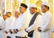 Hadiri Haul Ulama Polaman, Taj Yasin Tekankan Pentingnya Menjaga Sanad Keilmuan