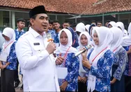Taj Yasin Motivasi Siswa Kejar Cita-cita, Empat Pelajar Pulang Bawa Sepeda