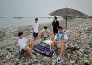 Viral di Sosmed! Netizen Prihatin soal kondisi Pantai Teluk Labuan Pandeglang yang kembali kotor setelah sempat dibersihkan