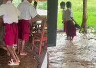 SDN Leomanu Kupang Jadi Sorotan, Kelas Tanpa Dinding dan Tergenang Air Saat Hujan