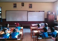 Gempa Rusak Perpustakaan Nagekeo, Anak-Anak Titip Harapan kepada Prabowo untuk Bangun Kembali