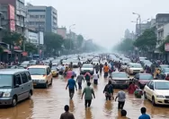 Banjir di Perbatasan Solo–Sukoharjo Picu Kemacetan Panjang di Jalan Yos Sudarso