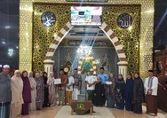 Penyuluh Agama Kemenag Bulukumba Dampingi Program Berbagi Cahaya Islami untuk Renovasi Plafon Masjid Agung