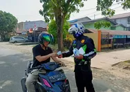 Satlantas Polres Bengkayang Bagikan 100 Masker untuk Pengguna Jalan di Tengah Kabut Asap