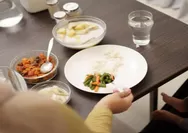 Jangan Cuma Sibuk Makan, Ini Doa Paling Mustajab yang Sebaiknya Dipanjatkan Waktu Sahur