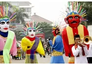 Sejaran Panjang Ondel-ondel: Kesenian Rakyat Betawi yang Ikonik