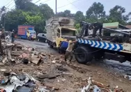 Truk Bermuatan Telur Hantam Warung di Subang, Satu Orang Meninggal Dunia