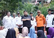 Di pelosok Cupunagara, Kang Rey temui warga yang hidup di tengah ancaman tanah bergerak