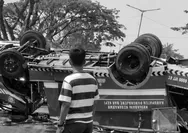 4 Fakta terkini laka mobil damkar di Pangkep Sulsel, terguling saat menuju lokasi kebakaran lahan