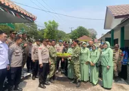Kejutan Kapolsek Subang di HUT TNI ke-81, bawa tumpeng ke Koramil 0501