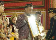 Ketua Kraton Majapahit Jakarta Anugrahi Para Perumus Aksara Nusantara, Menyempurnakan Sumpah Pemuda