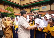 Guru SMPN 111 Jakarta Apresiasi Tinjauan Program Makan Bergizi oleh Prabowo